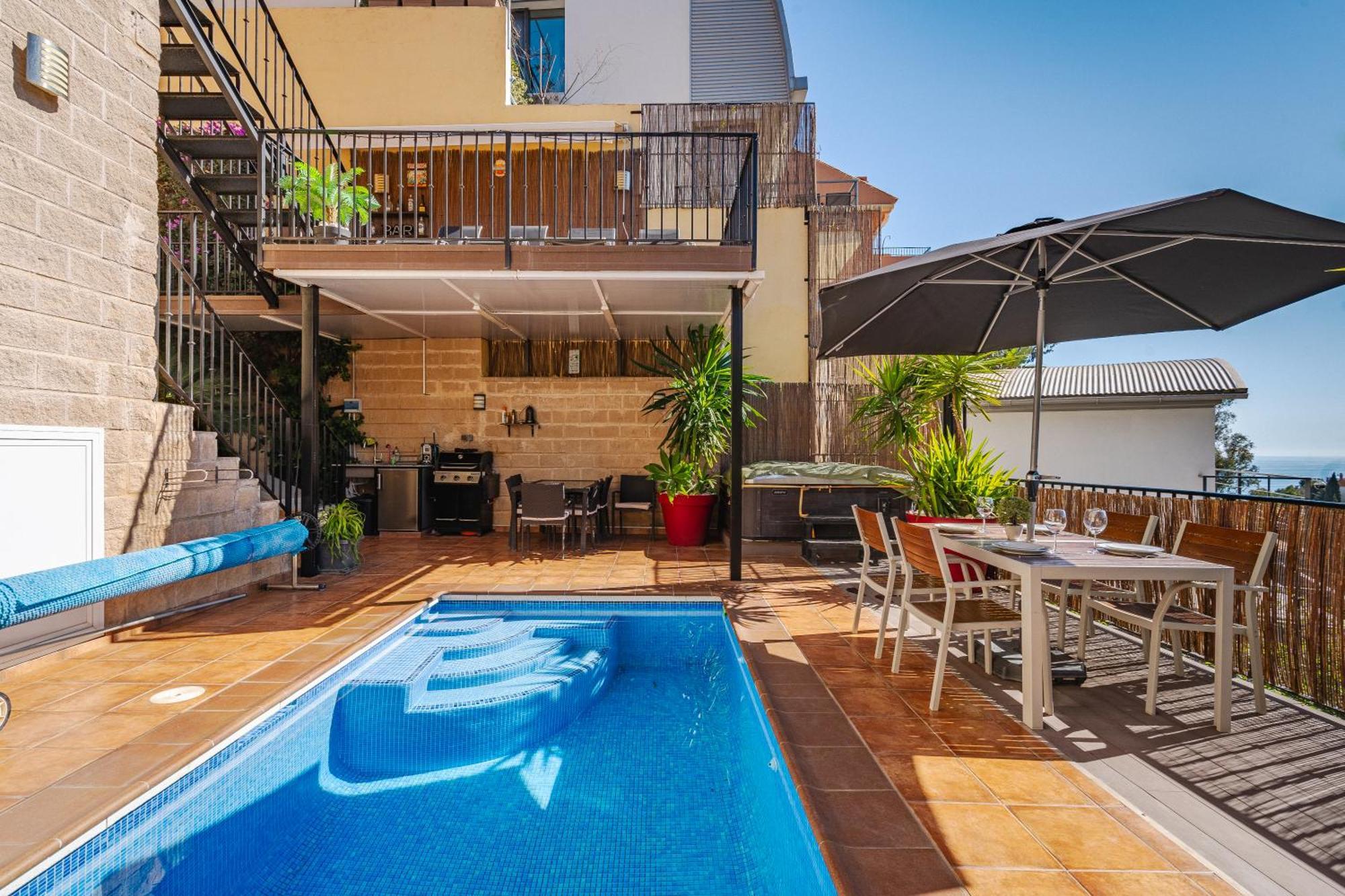 Private Luxurious Hillside Villa With Pool & Sea Views For 8 To 10 Ppl ฟูเอนฮิโรลา ภายนอก รูปภาพ