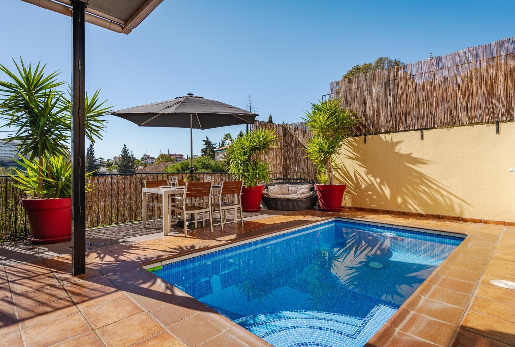 Private Luxurious Hillside Villa With Pool & Sea Views For 8 To 10 Ppl ฟูเอนฮิโรลา ภายนอก รูปภาพ