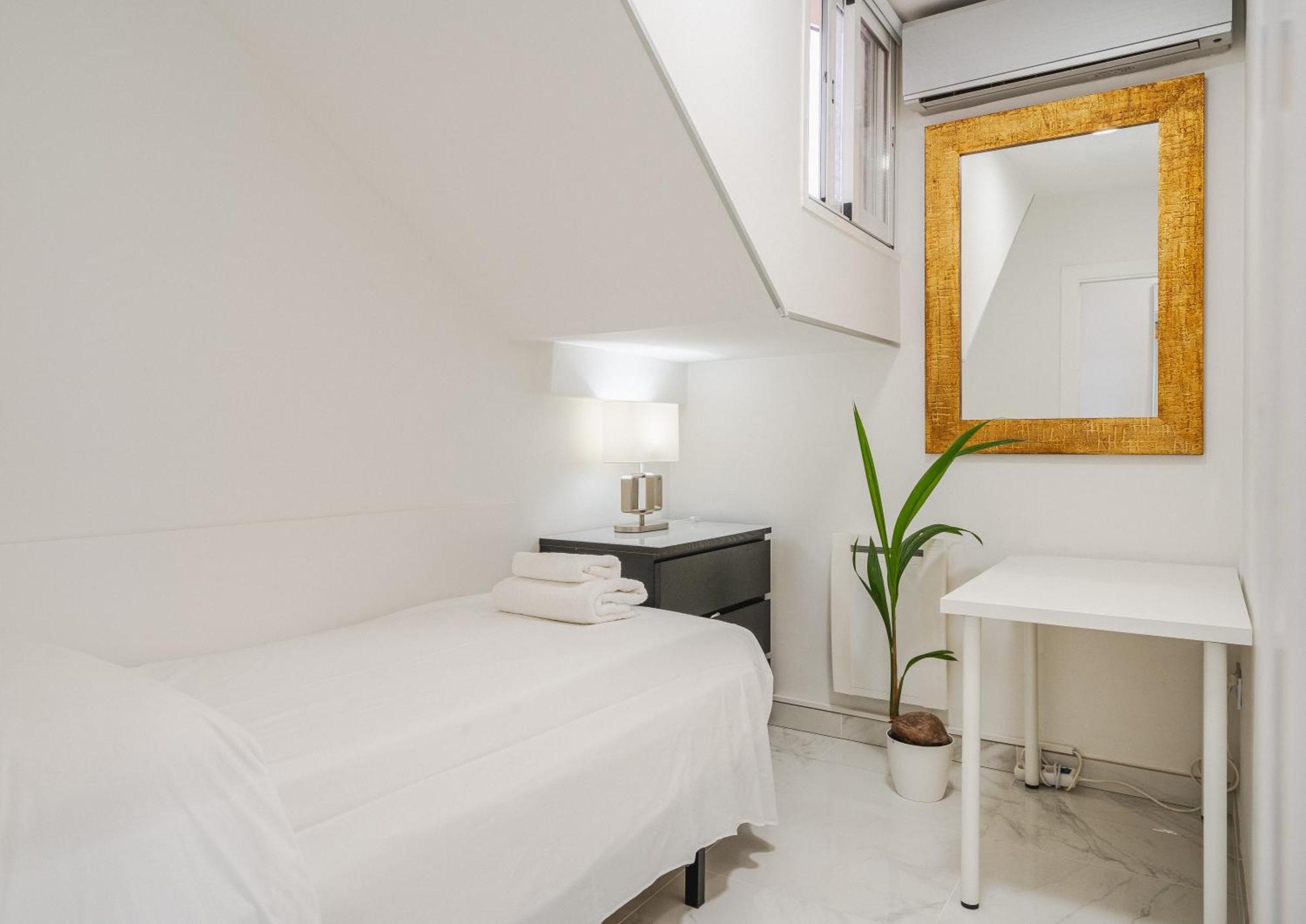 Private Luxurious Hillside Villa With Pool & Sea Views For 8 To 10 Ppl ฟูเอนฮิโรลา ภายนอก รูปภาพ