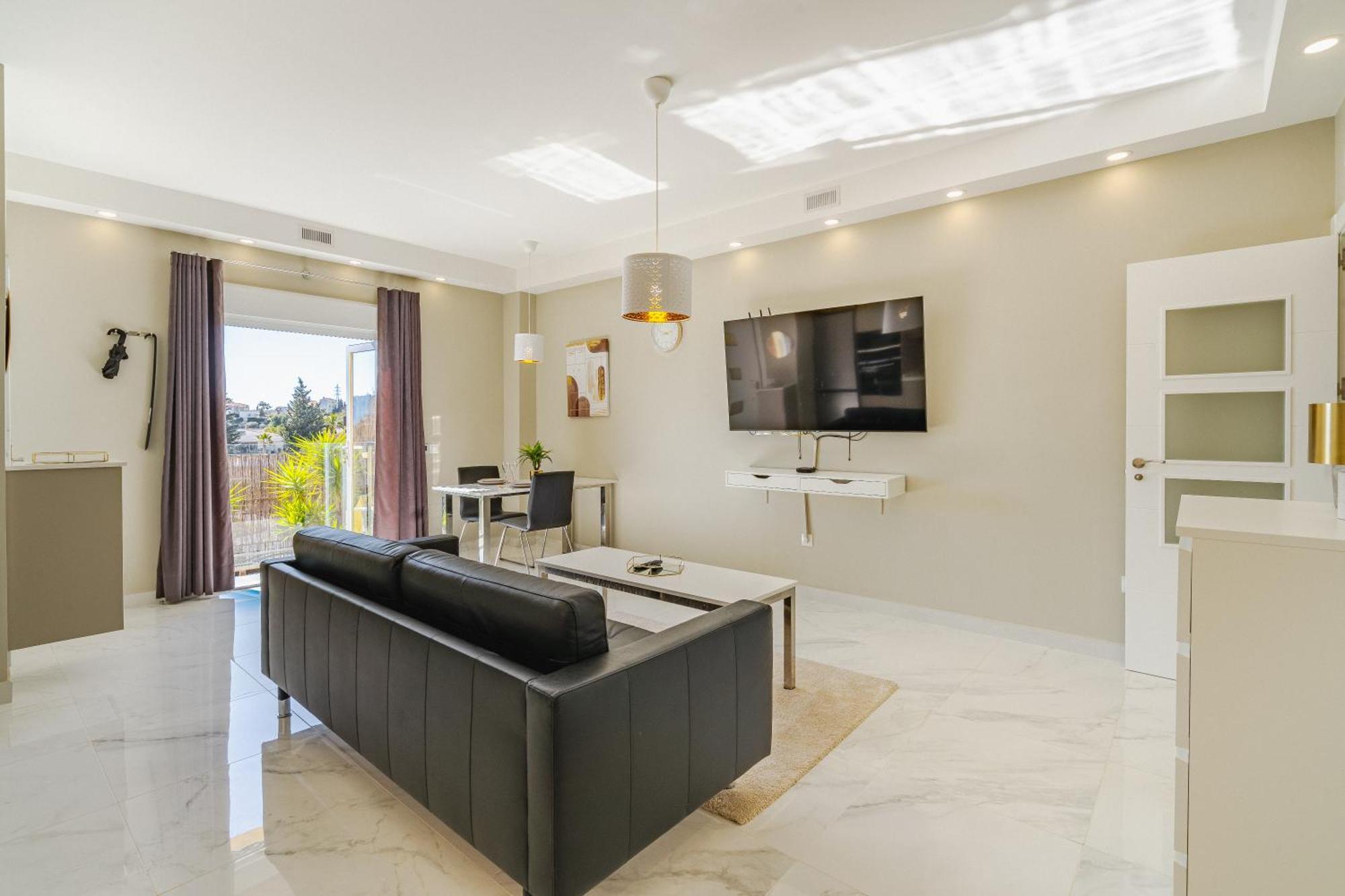 Private Luxurious Hillside Villa With Pool & Sea Views For 8 To 10 Ppl ฟูเอนฮิโรลา ภายนอก รูปภาพ